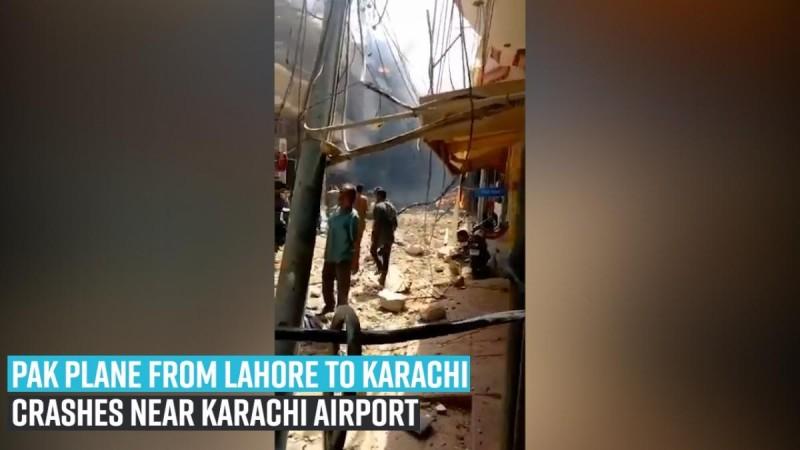 Pak plane from Lahore to Karachi crashes near Karachi Airport