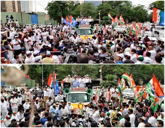 DK Shivakumar and Siddaramaiah at Congress' anti-fuel price hike protest in Karnataka