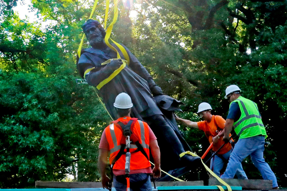 Christopher Columbus statue erected removed from St. Louis park