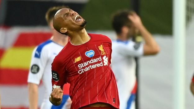 Liverpool 4-0 Crystal Palace: Reds move within two points of league title