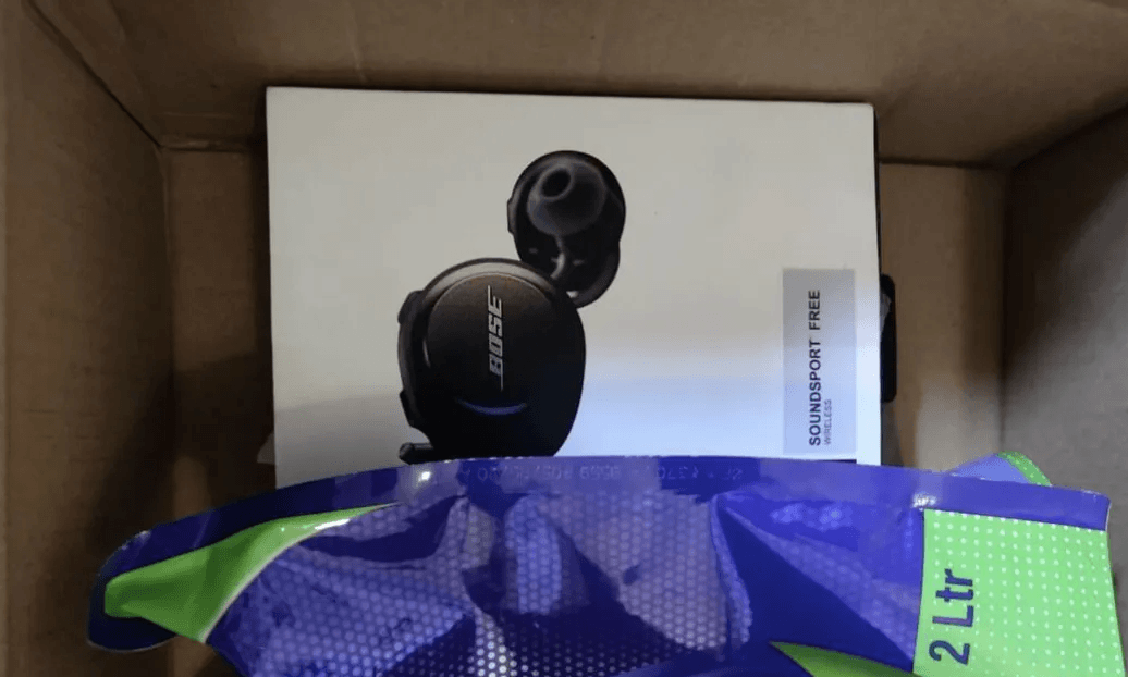 Man orders skin lotion for Rs 300, gets Rs 19,000 earphones; Amazon says keep it