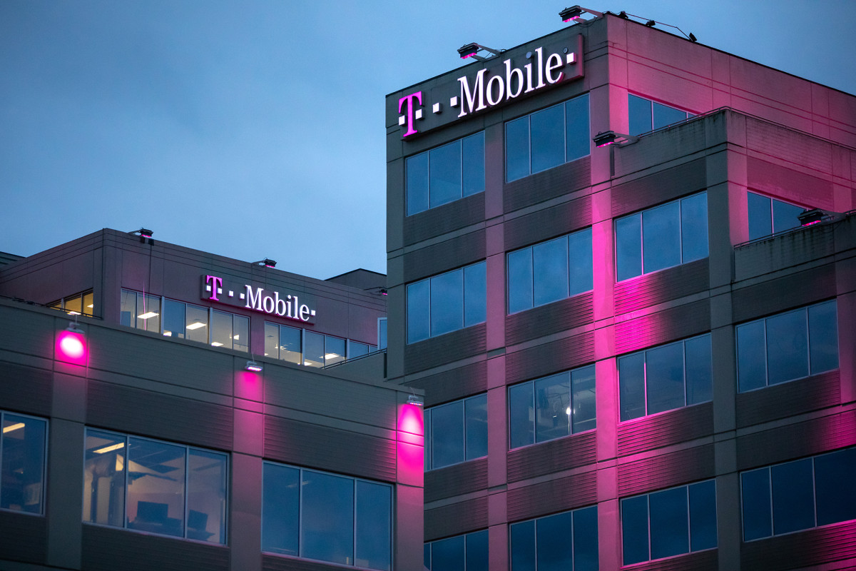 T-Mobile blames bum fiber-optic circuit for massive network outage