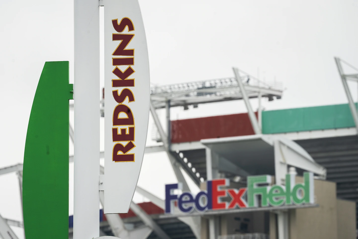 FedEx letter to Redskins: Change the name or lose stadium signage