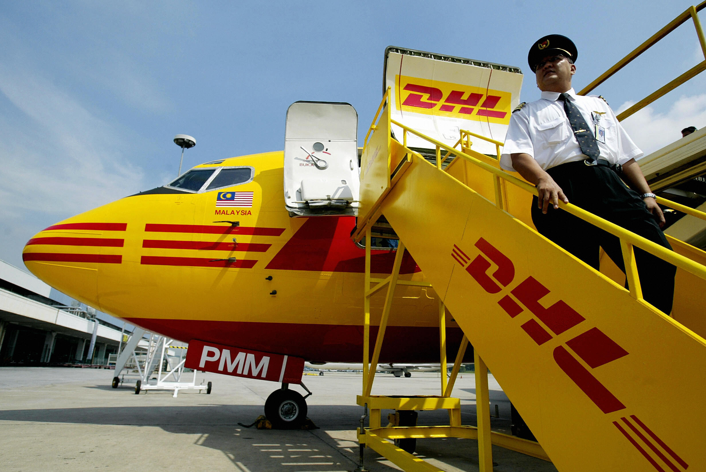 Lacking passengers, regional airline Mesa Air to start flying DHL cargo