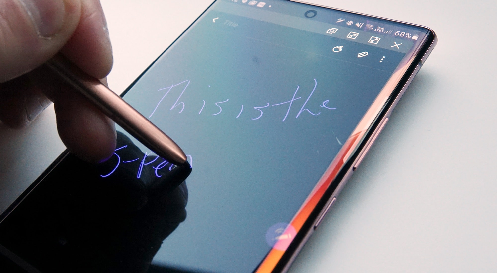 Writing on the Samsung Galaxy Note 20 Ultra