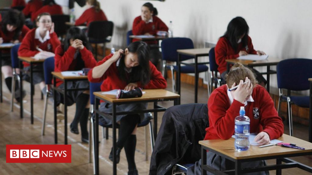 Coronavirus: Push back GCSE and A-level exams, says Labour