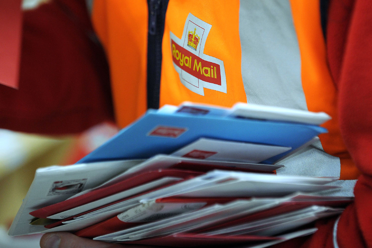 Coronavirus outbreak at Royal Mail delivery office in Manchester as '19 workers hit by bug'