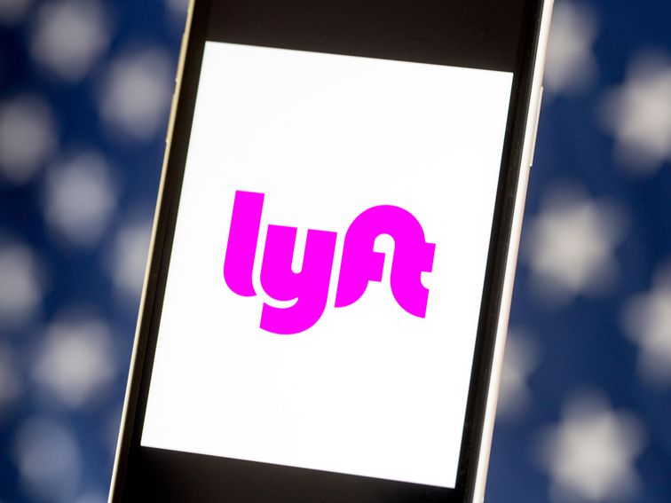 Uber and Lyft actually aren't halting operations in California, after court ruling