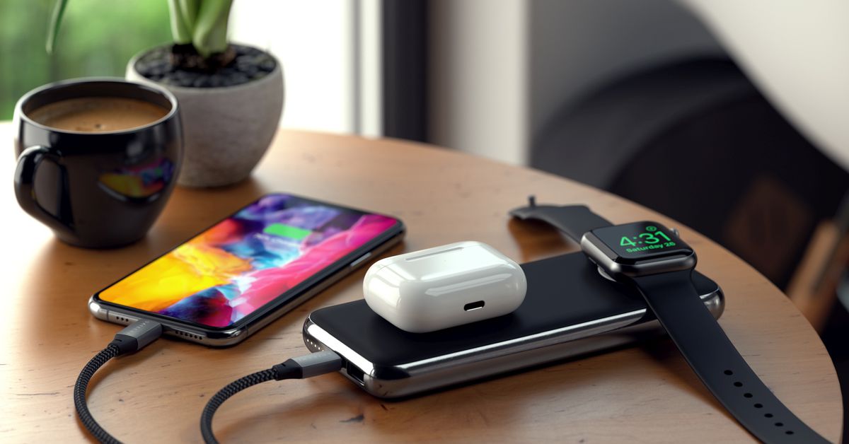 Satechi Quatro bundles Apple Watch and Qi wireless charging in a USB-C battery bank