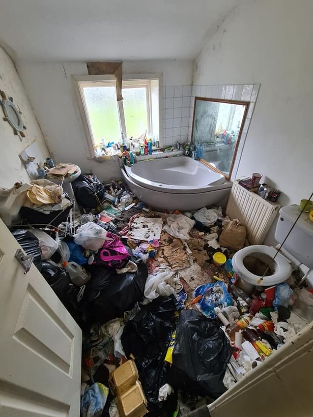 'The house was a gigantic trash can' - the photos show the horrific