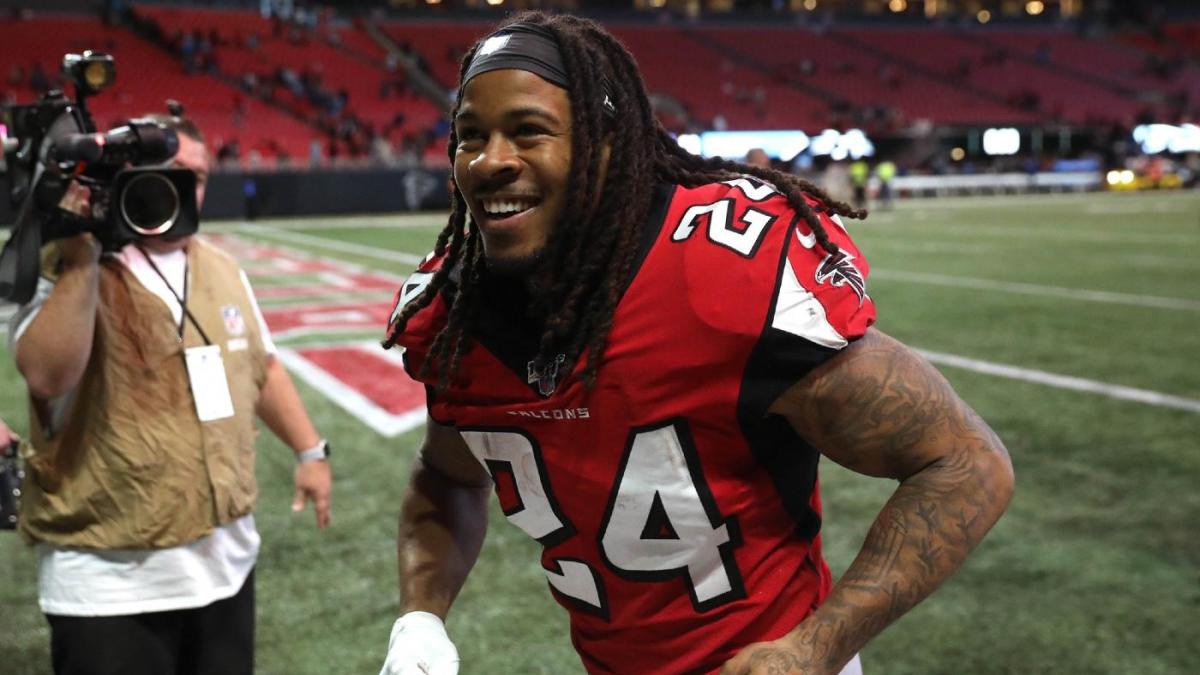 Devonta Freeman has expected to sign with Giants, and he still needs to undergo testing for COVID-19, says the report
