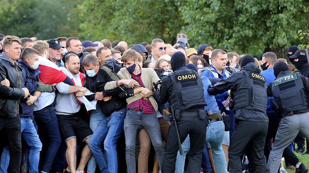 Belarusian police arrest 250 demonstrators in Minsk amid growing crowds |  News