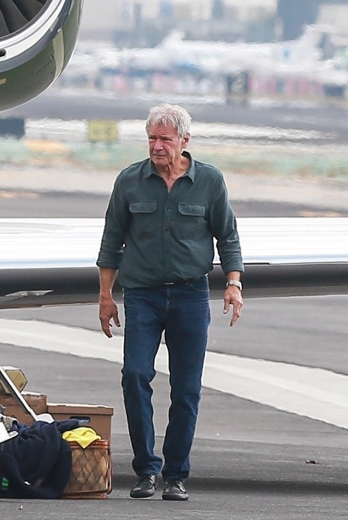 * EXCLUSIVE * Harrison Ford and Calista Flockhart prepare to fly on his plane