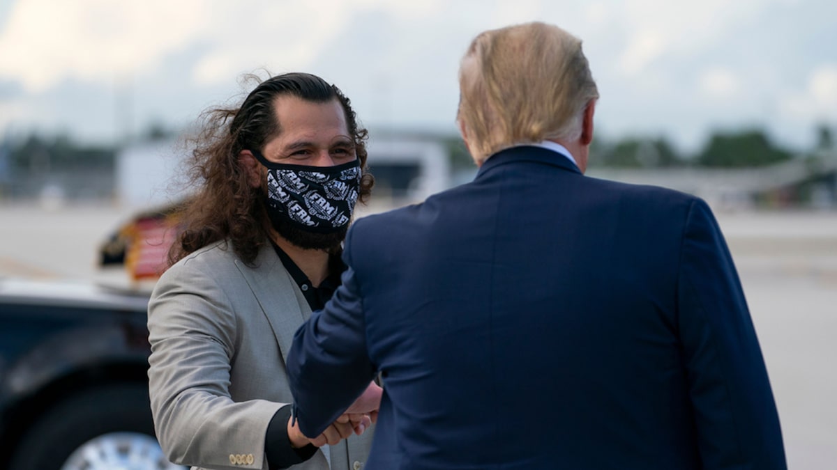 UFC's Jorge Masvidal greets Donald Trump in Florida, POTUS not wearing a mask