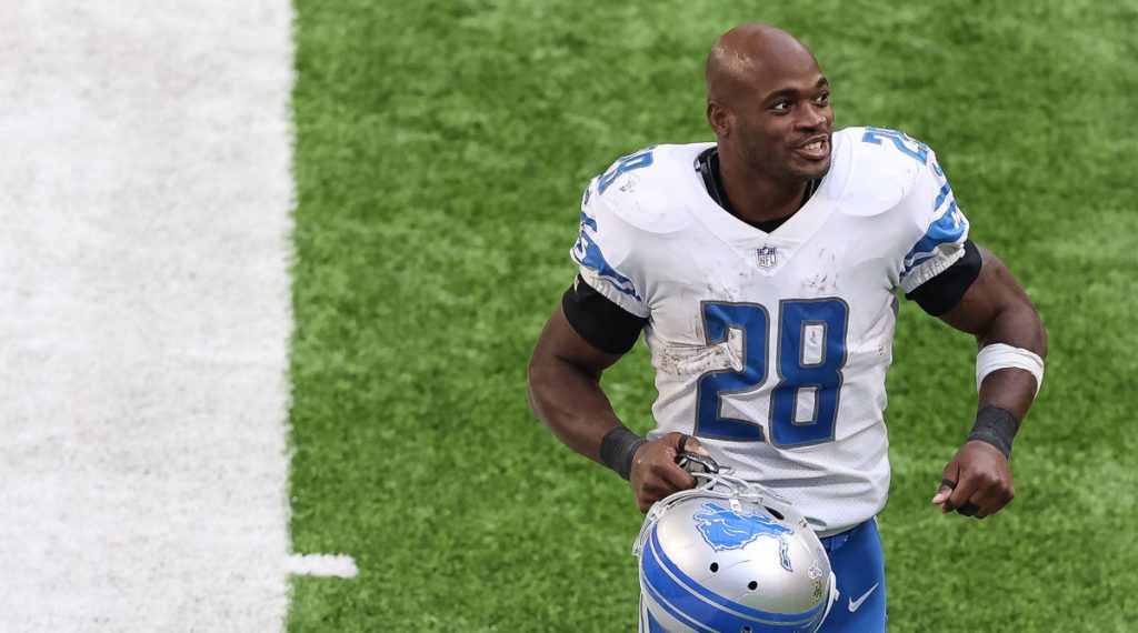 A Thanksgiving donation by Adrian Peterson gifts meals to Detroit