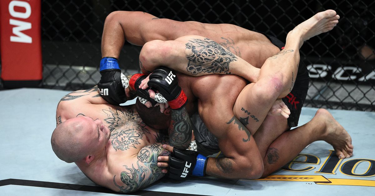 UFC Vegas 15 results and video: Anthony Smith taps Devin Clark