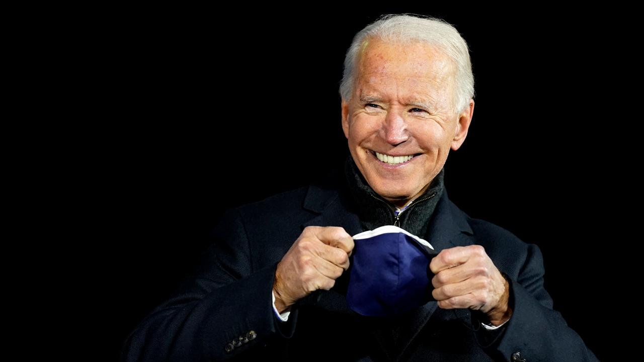 Celebrities respond to Biden victory: "Finally" |  right Now