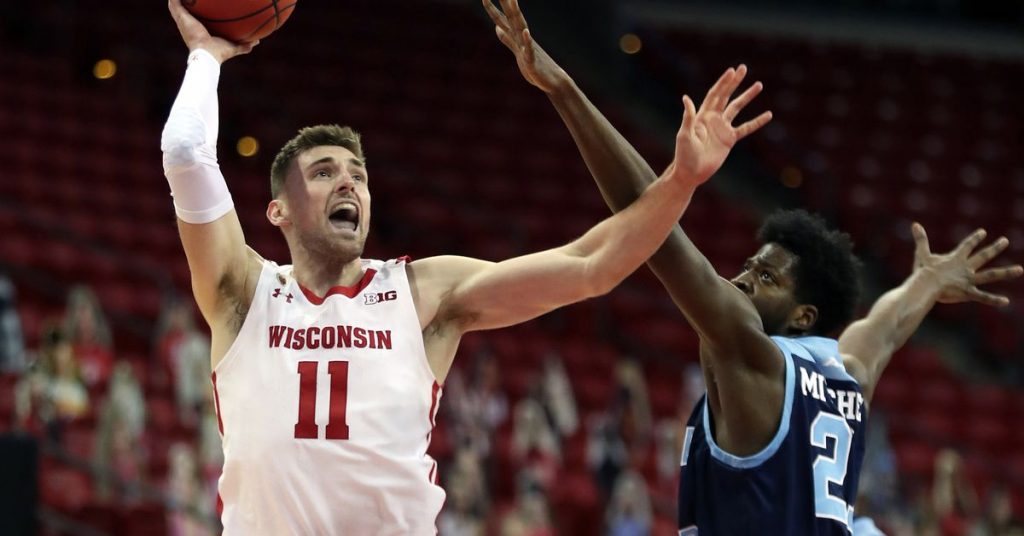 Wisconsin Badgers Men's Basketball Game vs Loyola (Chicago): How to watch, preview the game, and open the topic