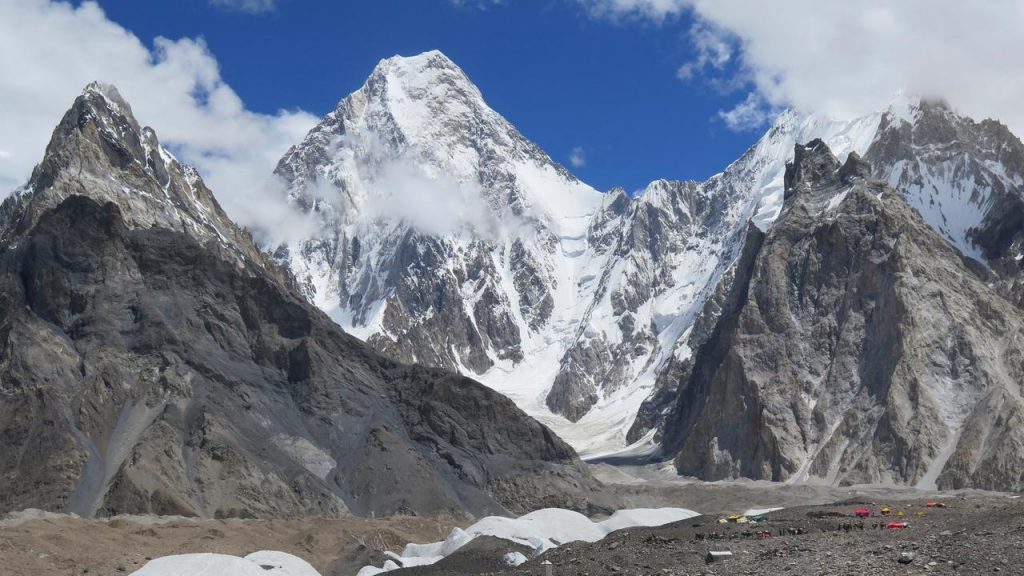 Mountain climbers reach the K2 summit for the first time during winter  right Now