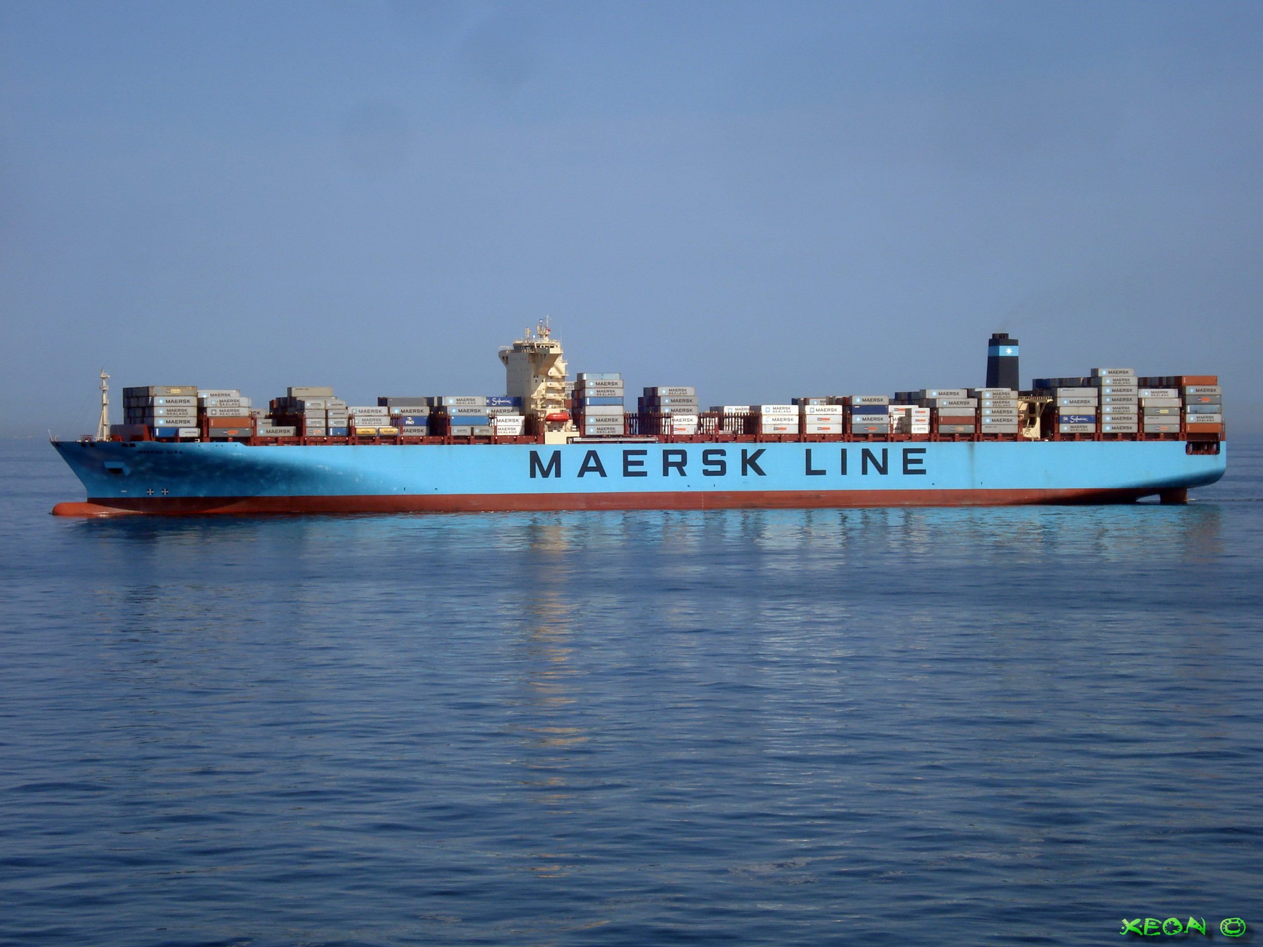 MSC anchors to rescue Maersk Box and prevent general average