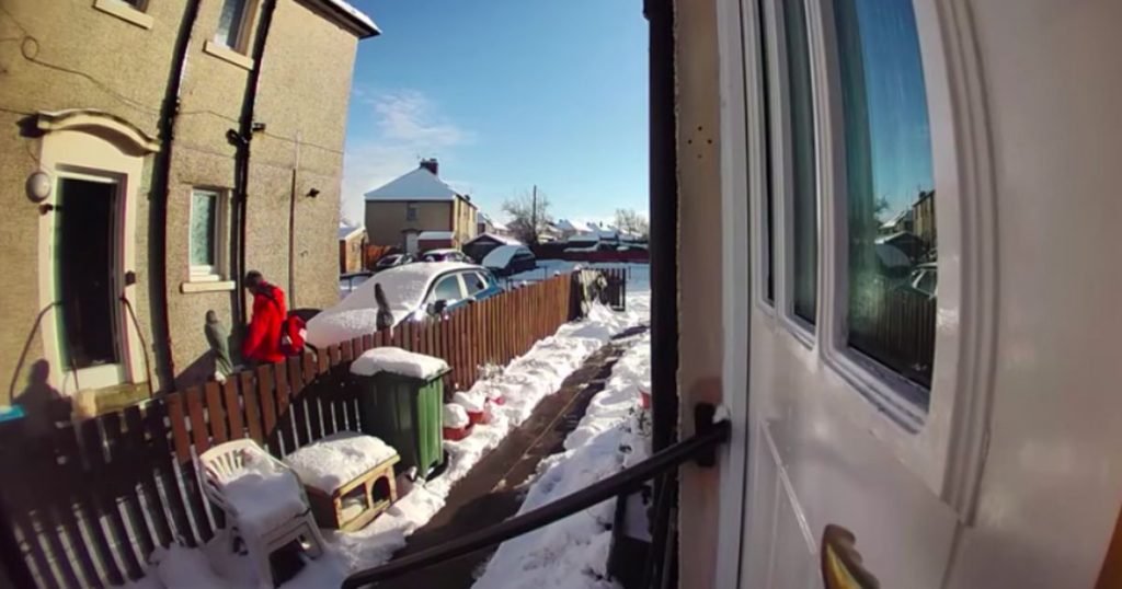 A sick woman (72) falls in the snow, the postman leaves her  Abroad