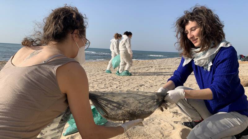 Thousands of volunteers help clean up Israel's polluted beaches