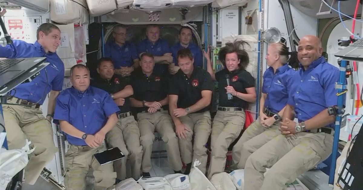 "Crew Dragon" astronauts enter the International Space Station - rts.ch