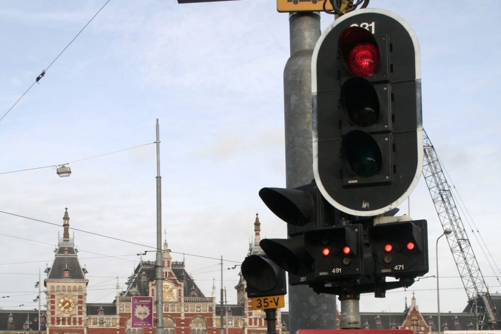 Traffic lights turn red faster due to smartphones