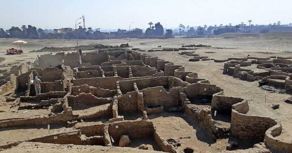 Archaeologists find an ancient city from the time of the Pharaohs in Egypt |  Date