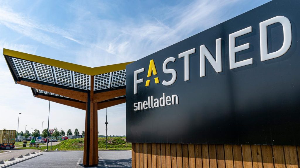 Fastned is allowed to build stores at its charging stations |  right Now