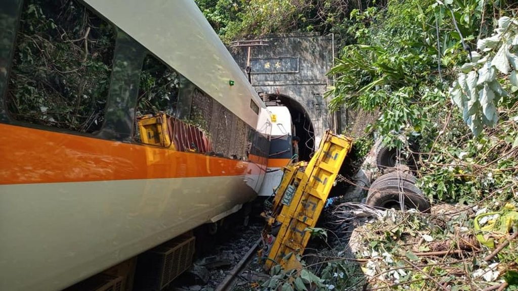 Truck driver apologizes for fatal Taiwan train disaster |  right Now