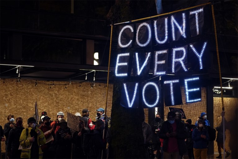 US protests: 'Stop counting' for 'Count all votes'