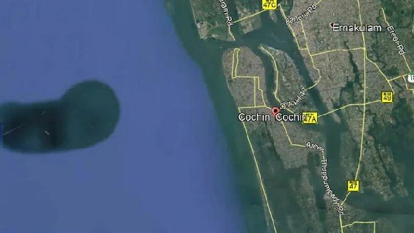 Kerala Island: A New Island Thriller - Is Google Maps Really Coming Up?  -What happened on the Kochi coast?  |  A Google Maps satellite image shows an island-like structure in the Arabian Sea near Kochi in the state of Kerala
