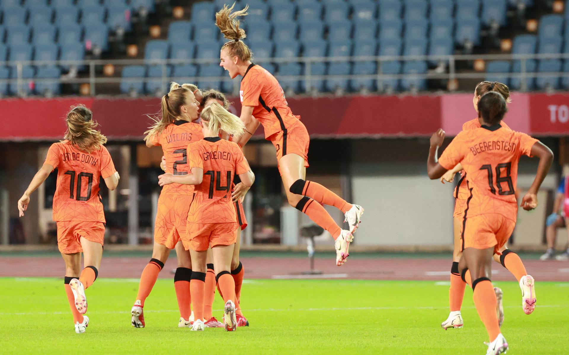 Women's Orange defense looks weak once again in an attractive error-filled match against Brazil (3-3)