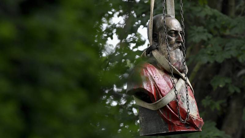 Bust of controversial King Leopold II has disappeared in Ostend