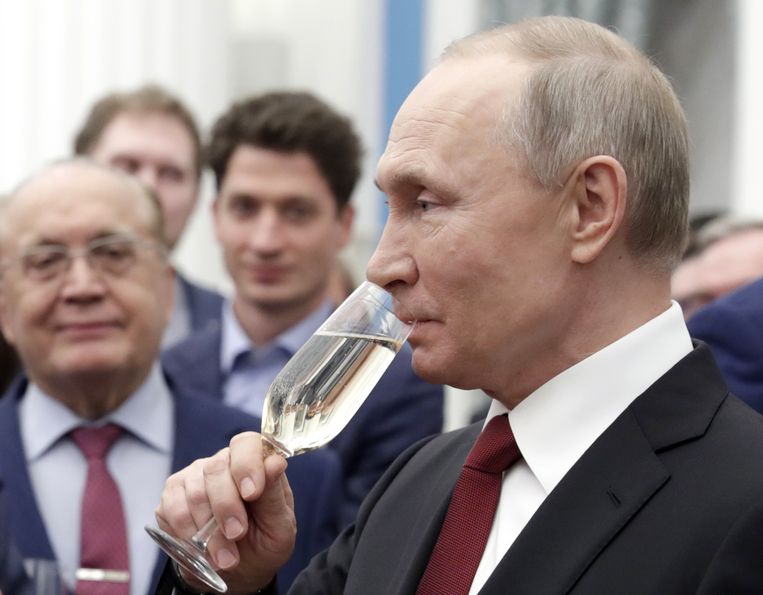 French angry: Champagne is now called "sparkling wine" in Russia