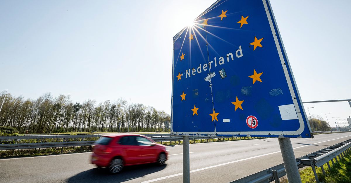 Immigration to the Netherlands decreased significantly last year