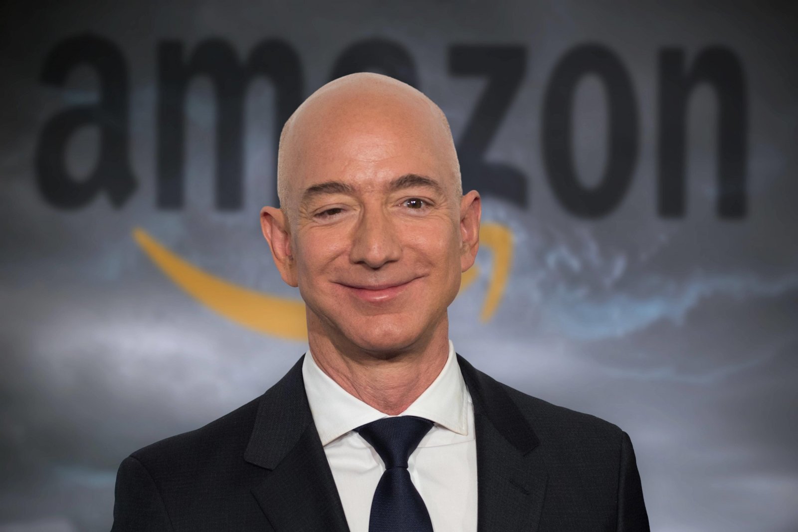Jeff Bezos changes official Amazon business philosophy before leaving