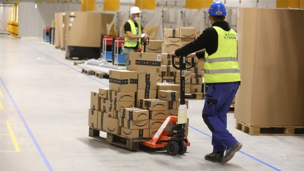 Amazon plans to destroy fewer unsold and returned items
