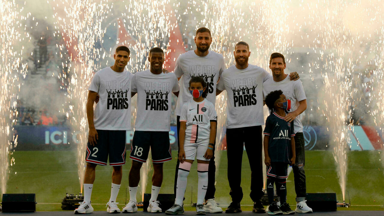 Messi received a huge welcome from Paris Saint-Germain fans before the French League match