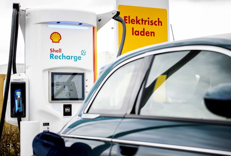 Shell helps Boris Johnson's green revolution with 50,000 charging stations