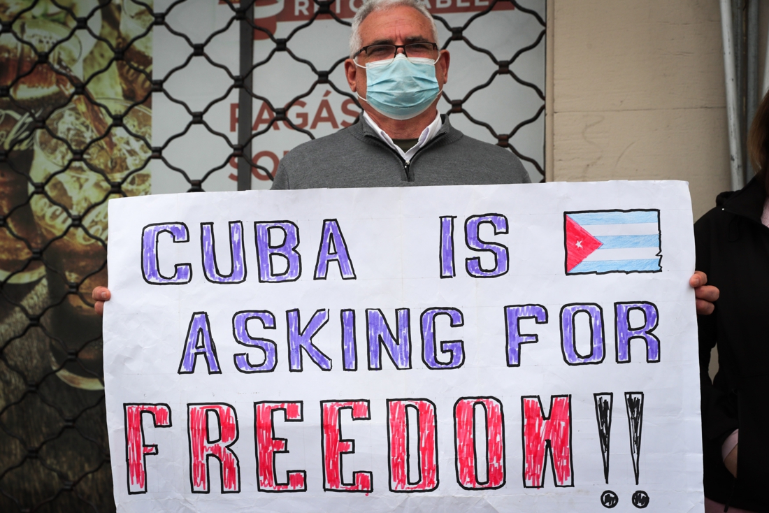The United States imposes new sanctions on Cuba