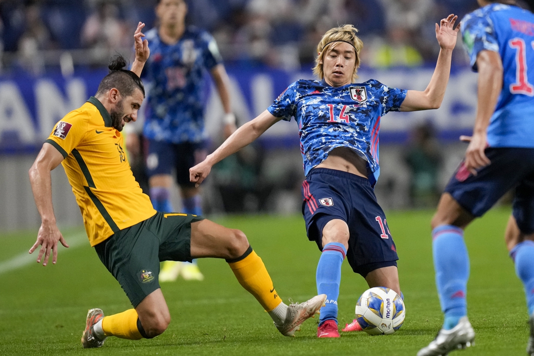 Japan ends Australian record streak with late win