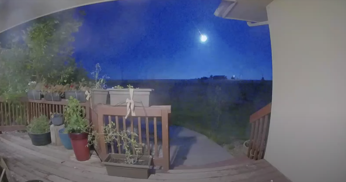 Shiny blue fireball captured in videos over Colorado