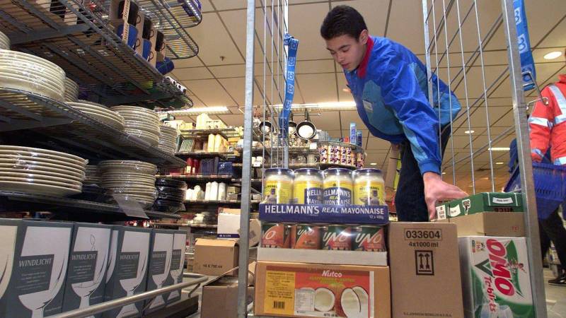 Suggestion: Increase wages by 9 per cent in supermarkets, cut Sunday allowance by half