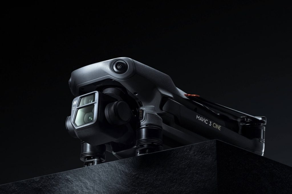 DJI Mavic 3 - Skimmer with Hasselblad Camera, Telephoto Camera and Cinema Special Edition