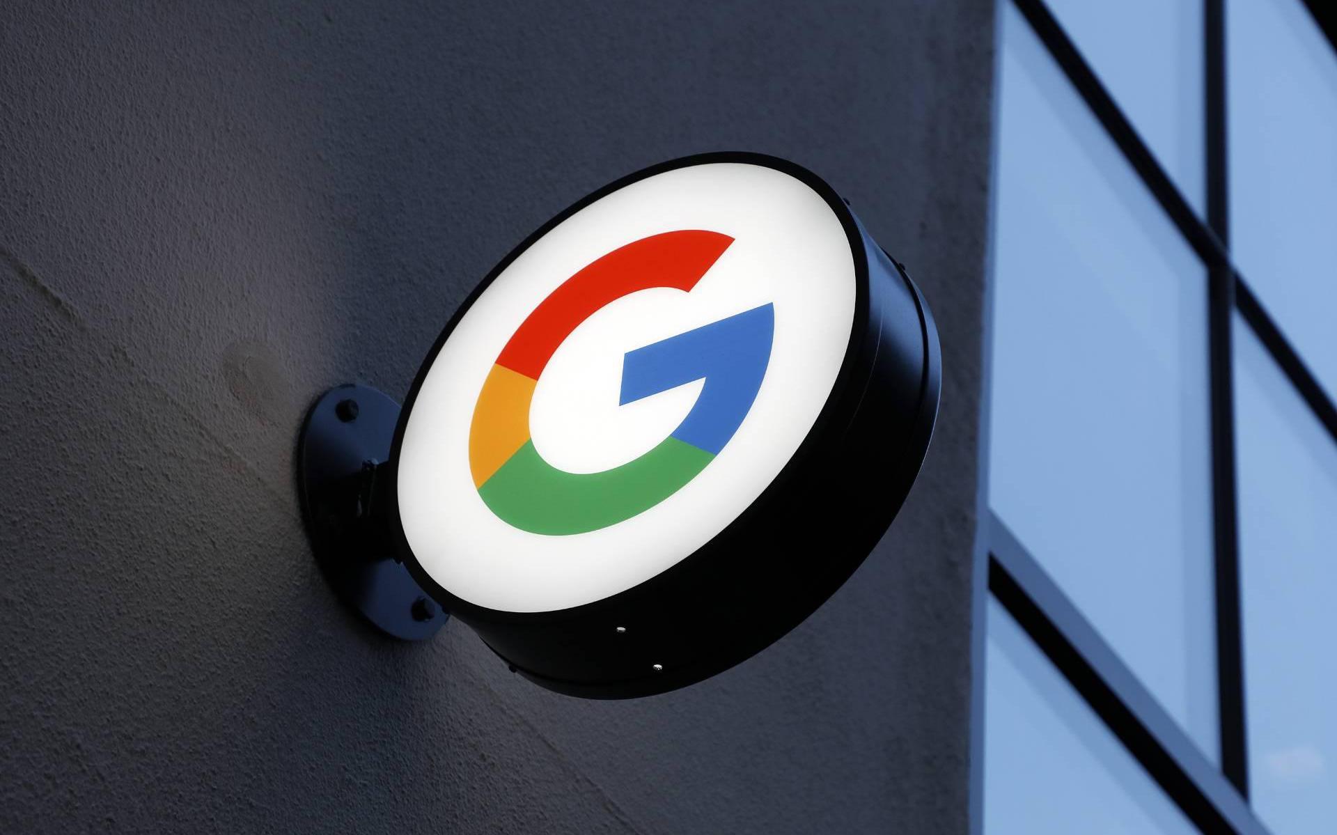 Google evades UK lawsuit over data users
