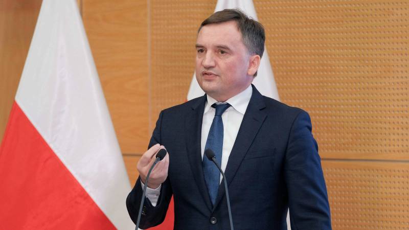 EU court: Polish minister relocates judges in violation of EU rules