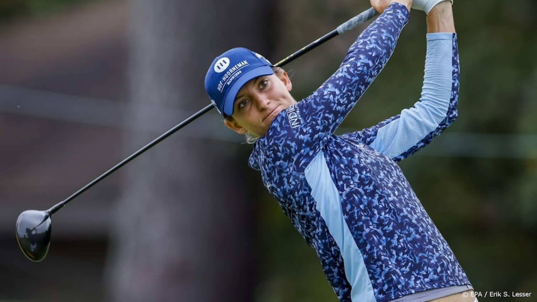 Golf star Webber takes LPGA Tour playing card, misses Van Dam