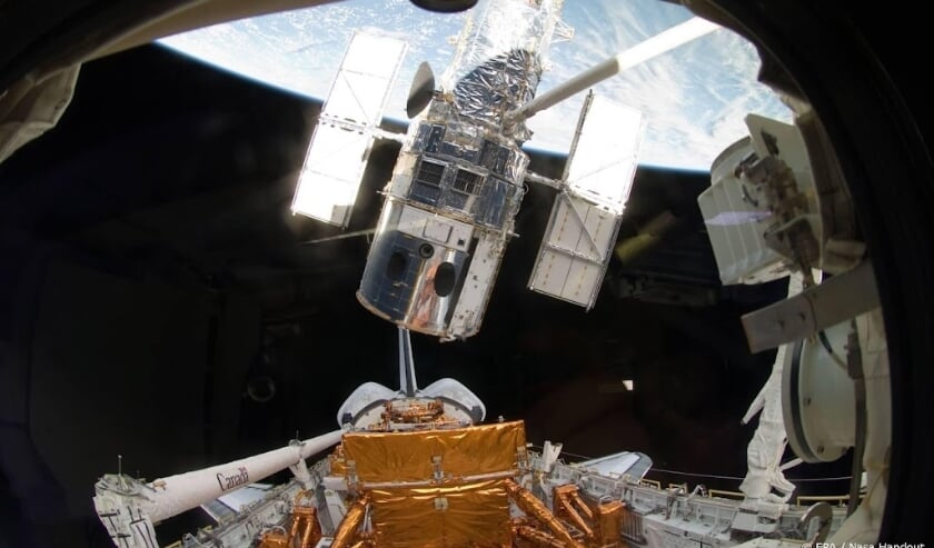 Hubble's successor to the Space Telescope goes to space